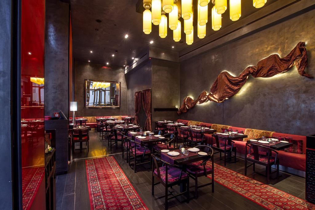Buddha-Bar Hotel Budapest Klotild Palace 外观 照片 Interior of the restaurant