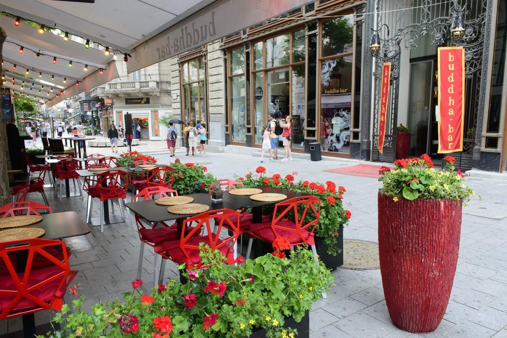 Buddha-Bar Hotel Budapest Klotild Palace 外观 照片 The outdoor seating area