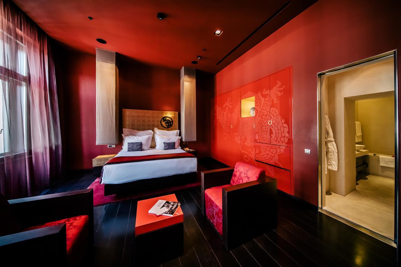 Buddha-Bar Hotel Budapest Klotild Palace 外观 照片 A room at the Mandarin Oriental, Paris
