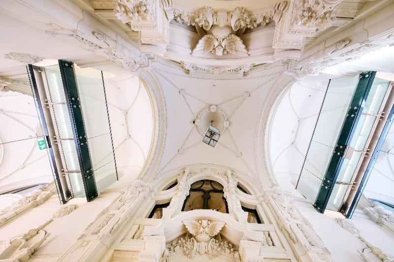 Buddha-Bar Hotel Budapest Klotild Palace 外观 照片 The ceiling of the staircase
