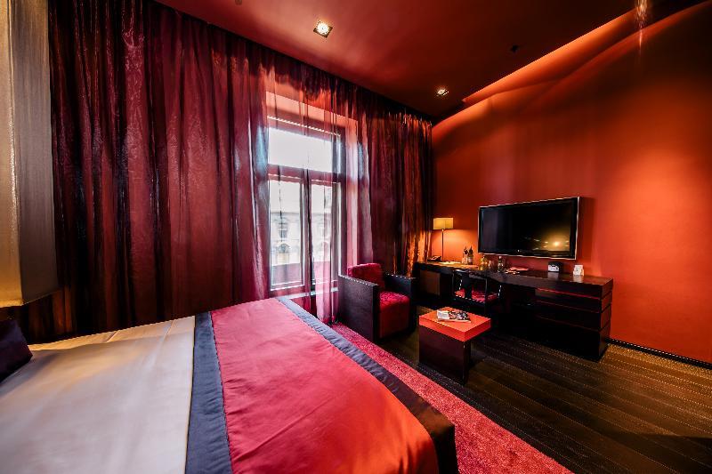 Buddha-Bar Hotel Budapest Klotild Palace 外观 照片 A room at the hotel