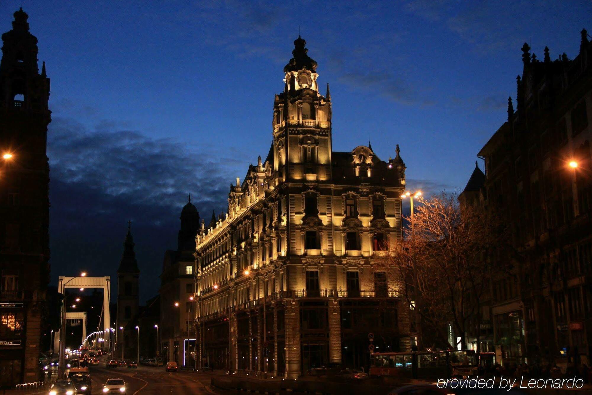 Buddha-Bar Hotel Budapest Klotild Palace 外观 照片 The hotel at night